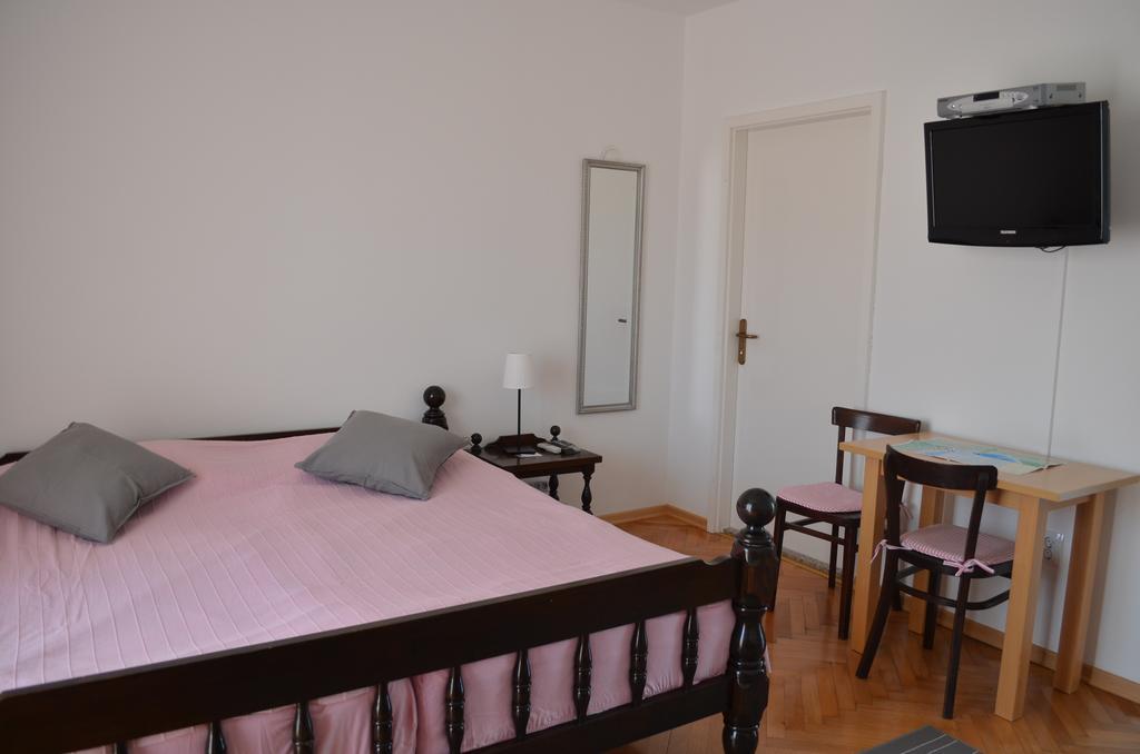 Apartments Mili Baska  Bagian luar foto
